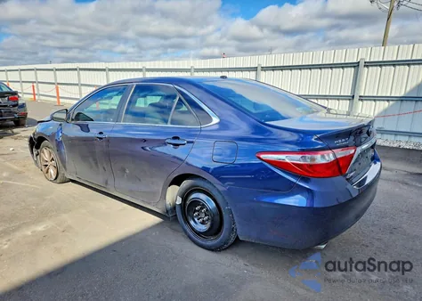2015 Toyota Camry Xse z USA, uszkodzony, nr VIN 4T1BK1FK7FU566526